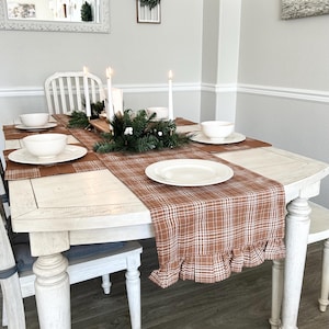 Set med volangmönster och vändbar bordsunderlägg