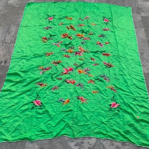Vintage Embroidered Silk Tablecloth: Chinese Home Decor (5x6 ft, 175x138 cm)