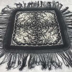 4x4 Antique Chinese Piano Shawl, Silk Scarf, Hand Embroidered Chinese Shawl, Stunning Shawl, Pictorial Shawl 128x120 cm Free shipping