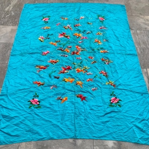 Vintage Embroidered Silk Tablecloth: Chinese Home Decor (185x140 cm)