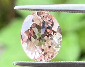 Peach Pink Morganite Gemstone: Oval Cut, Size mm