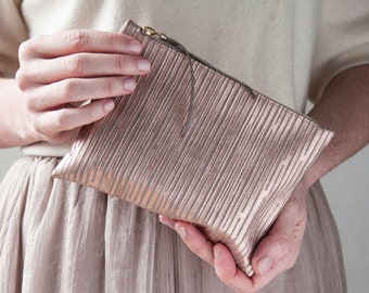 Goldene Leder Clutch, Weihnachtsgeschenk, Kosmetiktasche, Schminktasche in Rose Gold