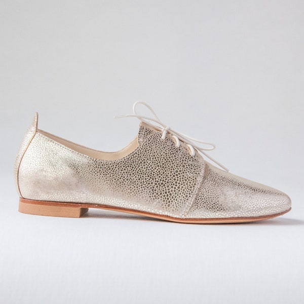 Gold Oxford Leather Shoes, sparkly flat shoes, derby shoes ・Amira Golden Dots