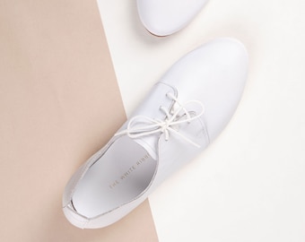 Chaussures de selle blanches, chaussures richelieu de mariée, chaussures derby de mariage Ava en blanc