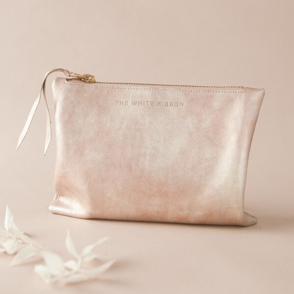 Rose Goldene Leder Clutch, Kosmetiktasche, Schminktasche in Cloudy Rose Gold