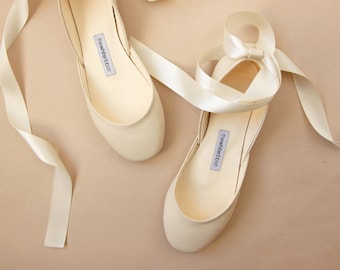 Ivory Bridal Shoes, Wedding Shoes with Lace Up Satin Ribbons・Luna in Ivory