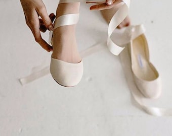 Chaussures de mariage ivoire, ballerines de mariée, chaussures Mary Jane pour mariée avec rubans et brides de cheville, Luna en ivoire clair