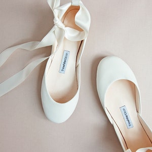 Ivory Wedding Shoes, Bridal Ballet Flats, Summer Wedding Shoe Flats, Bride Mary Janes with Ribbons & Ankle StrapsLuna in Light Ivory zdjęcie 6