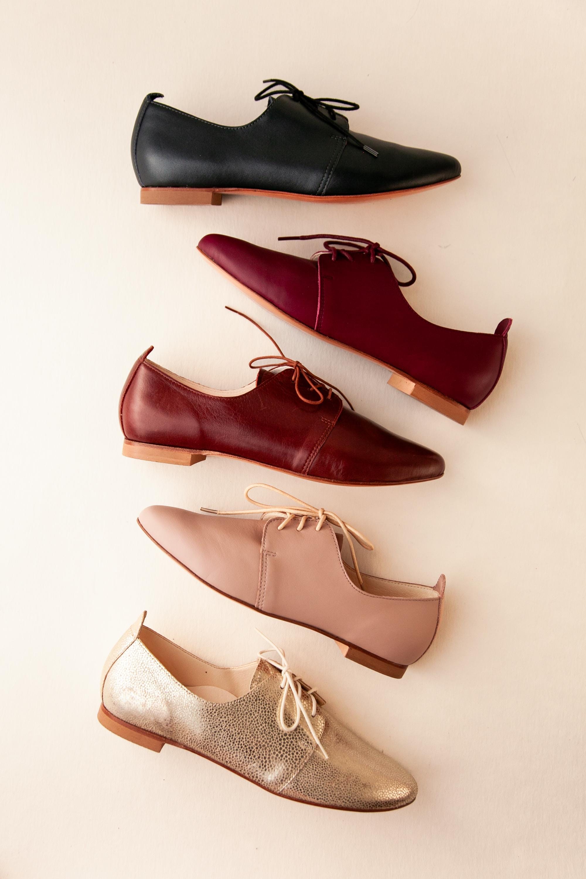 Black Leather Oxford Shoes: Handmade Derby Flats - Etsy display picture 2