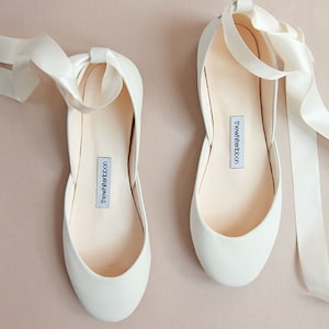 Ivory Wedding Shoes, Bridal Ballet Flats, Summer Wedding Shoe Flats, Bride Mary Janes with Ribbons & Ankle StrapsLuna in Light Ivory zdjęcie 3