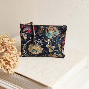 Sac à main bleu marine, cadeau pour elle, cadeau pour maman, trousse de maquillage, pochette à maquillage en cuir à motifs floraux Noa en bleu floral