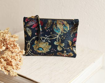 Navy Blue Purse, Gift for Her, Gift for Mom, Makeup Bag, Cosmetic Clutch in Floral Patterned Leather・Noa in Floral Blue