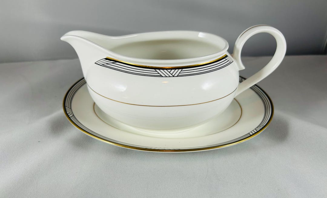 Christopher Stuart Empire House Gravy Boat With Underplate–white Bone ...