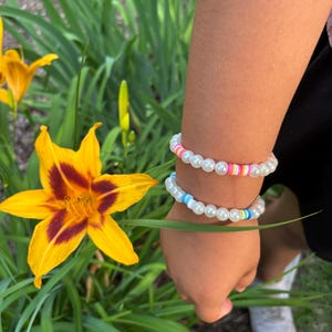 Pearl Bead Bracelet – Blue and White or Pink and White