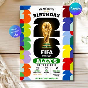 Pode incluir: Um cartão de convite de aniversário retangular com um troféu dourado da Copa do Mundo da FIFA centralizado sobre grandes números pretos 26. A borda tem formas geométricas coloridas. O texto inclui os detalhes do evento.
