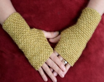 Seed Stitch Womans Knit Fingerless Gloves Pattern