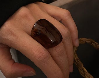 Anillo llamativo vintage de resina marrón - Anillo de cóctel retro y grueso para mujer
