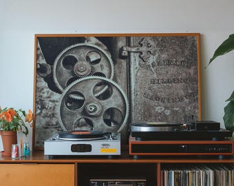 Fotografía impresa de engranajes vintage – Arte mural industrial, descarga instantánea, Brainard Milling