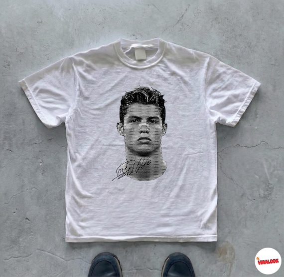 Cristiano Ronaldo Shirt, CR7 Vintage Soccer Tee, Football Legend Apparel, Halftone Sports Graphic, Retro Blokecore Streetwear T-Shirt