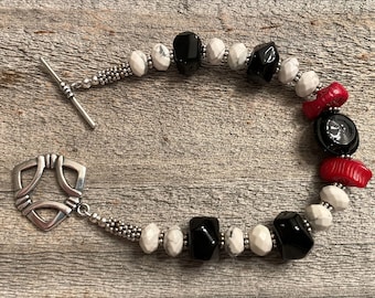White Red Black Bracelet Sterling Silver Toggle Clasp Howlite Black Onyx Red Coral & Black Lampwork Bead 7 1/2"