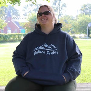 Mountain Hoodie: Cozy Hiking Sweatshirt - Nature Lover Gift