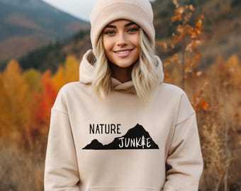 Mountain Silhouette Earth Tone Hoodie voor vrouwen - Minimalistische wandelhoodie - Hoodie Apparel - Nature Junkie Hoodie - Beige hoodie voor vrouwen