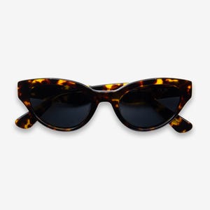 Dark Tortoiseshell Cat Eye Sunglasses | Polarized UV400 Acetate Frame | Small Frame | Sunglasses for women | Solairo 222s Havana