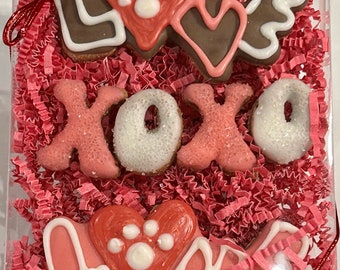 Love/XOXO Dog Treat Gift Box