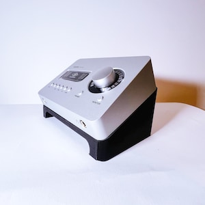 Universal Audio Apollo Solo Stand: Ergonomic Studio Audio Base
