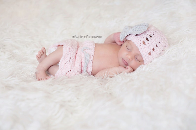 Twin Photography Prop Set in Pale Pink and Gray Crochet Baby Pants/Skirt in 2 sizes MADE TO ORDER image 3