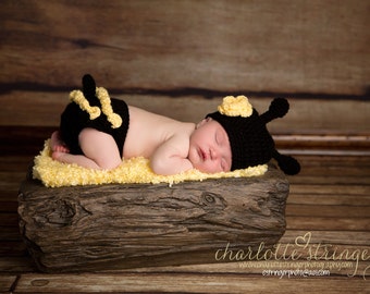 Little Miss Bumble Bee Beanie and Matching Diaper Cover in Black and Yellow Available in Newborn to 24 Months Size- MADE TO ORDER