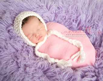 Chunky Basic Bonnet in Ecru Newborn Size- Photography Prop- Newborn Baby Bonnet- MADE TO ORDER