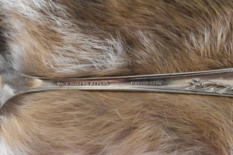 8 inch Pierced tablespoon Meadowbrook WM A Rogers A1 serving spoon solid silverplate