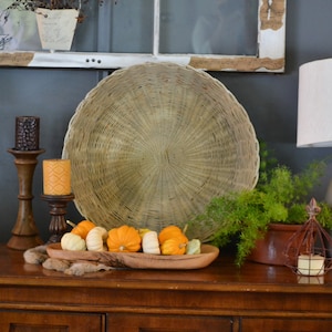 Large Round Wicker Basket Scalloped Edge | Wall Chippy Painted Tan Farmhouse Boho  Vintage Country Decor centerpiece