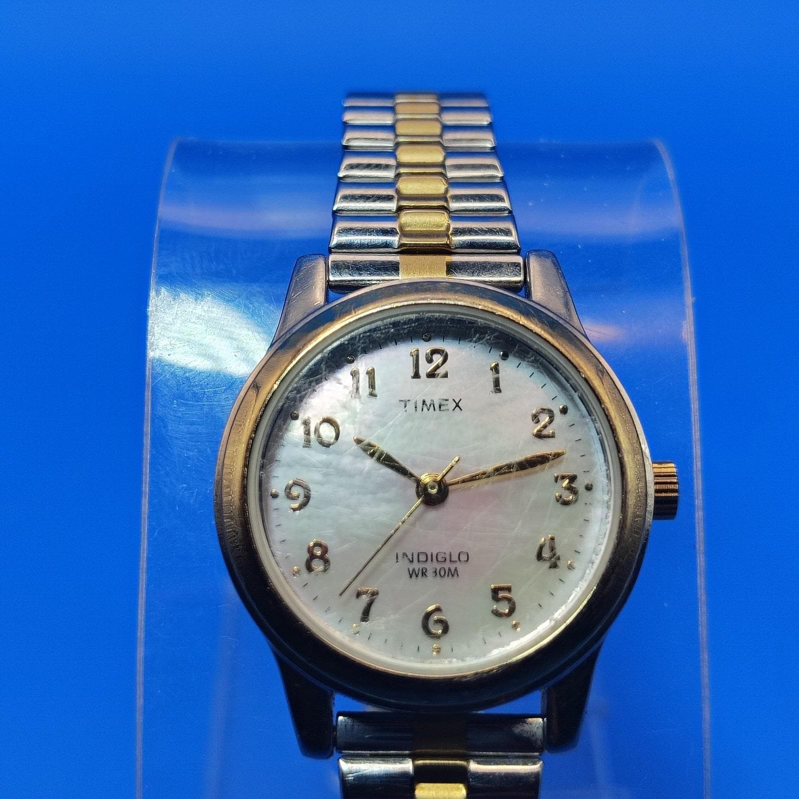 Vintage 2002 Timex Indiglo Real Mother of Pearl Dial 25mm Women\'s Quartz‎ Watch Timex Indiglo Watch Womens 25mm Mother of Pearl Dial Silver  main image 3