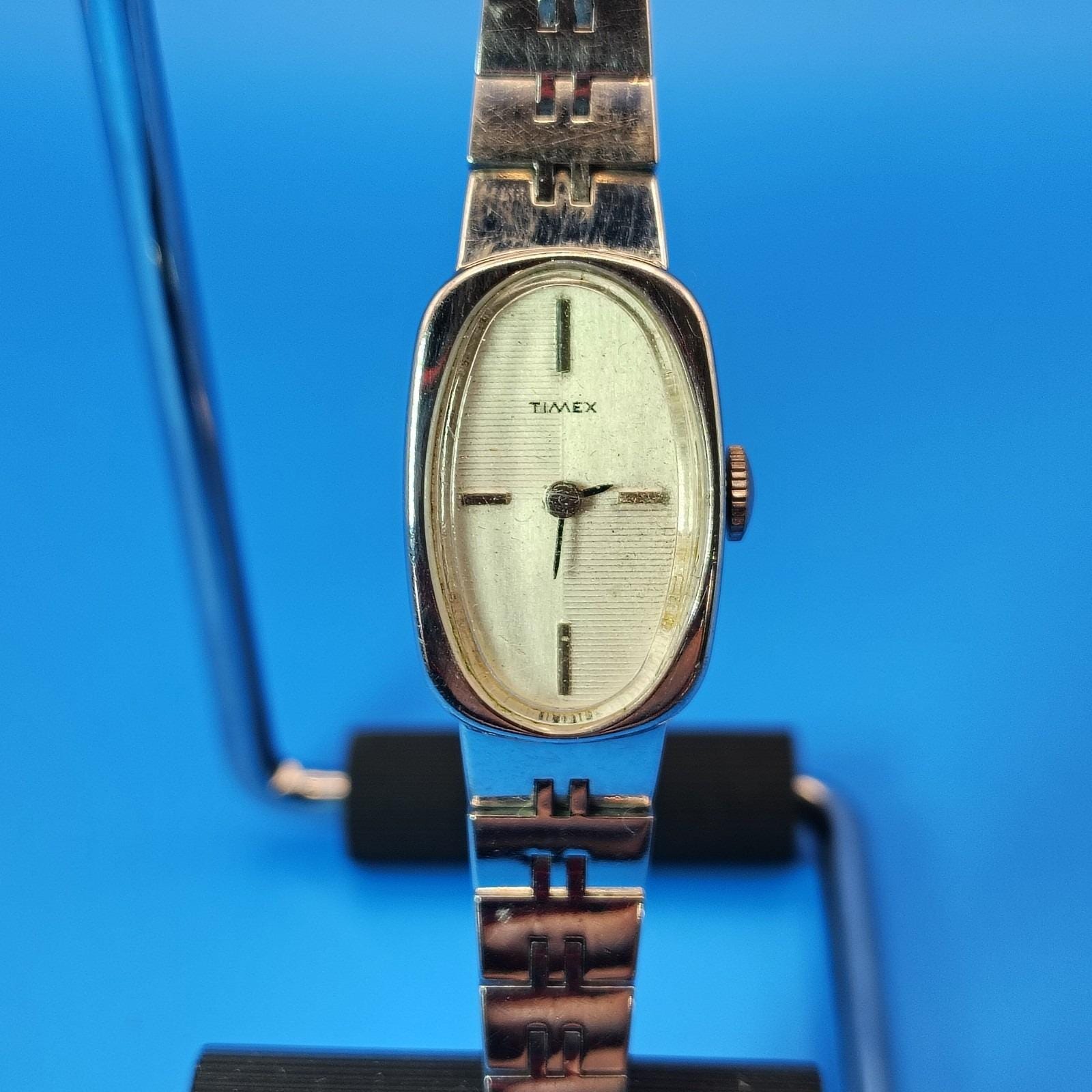 Vintage 1961 Timex 24mm Oval Women display picture 1