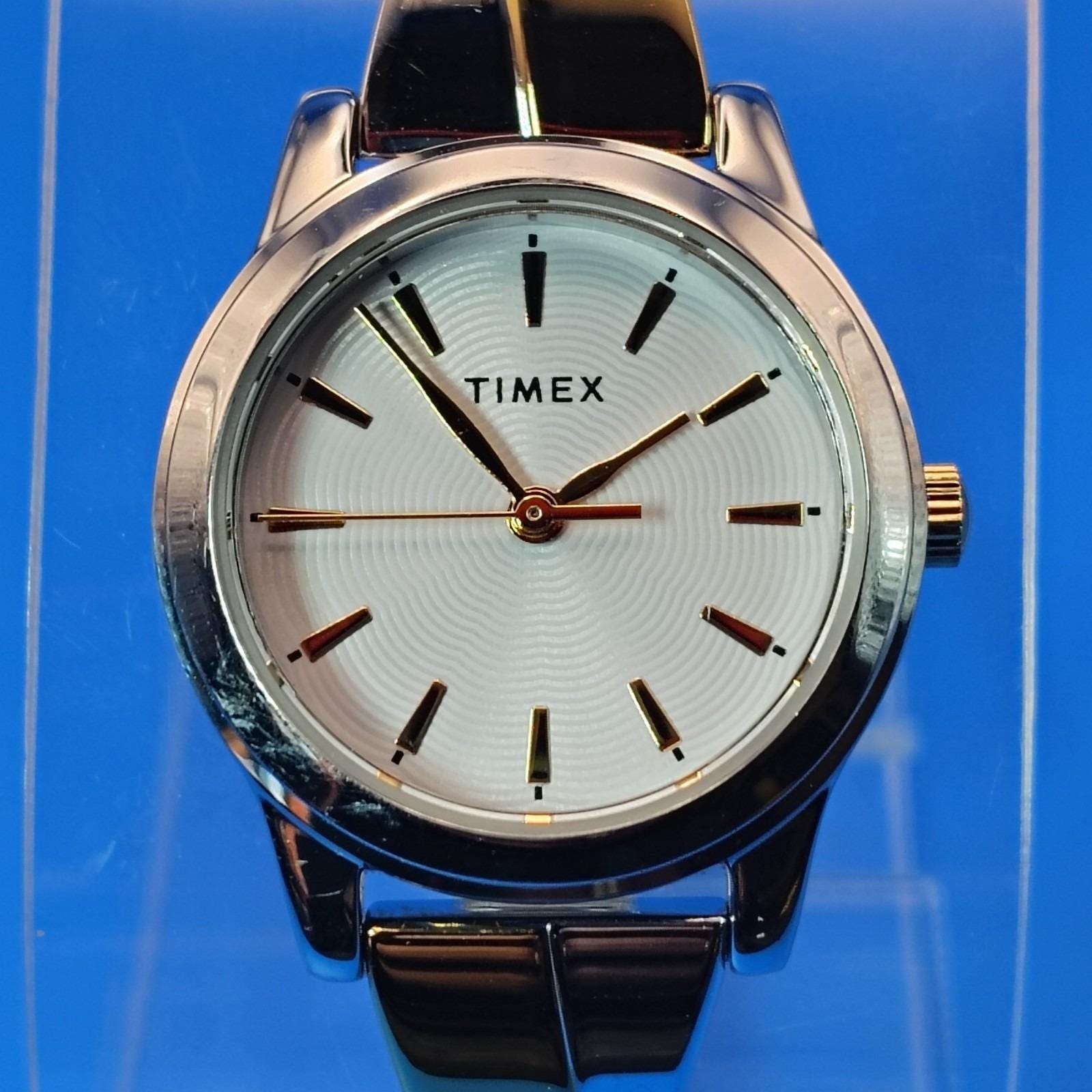 Vintage 2010 Timex Elegant Series 25mm Women display picture 2