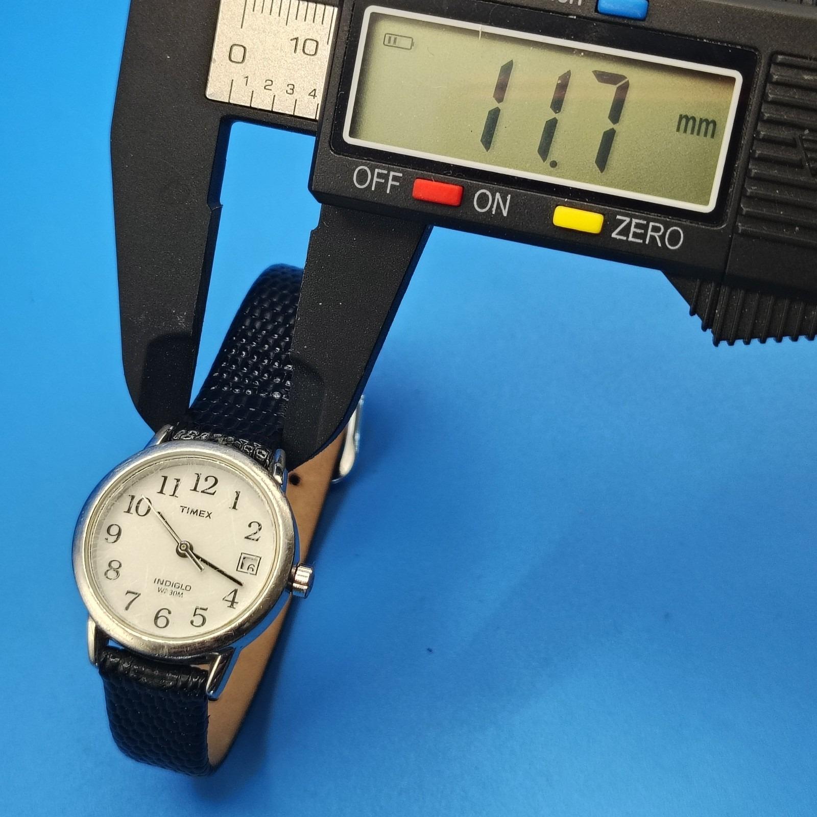 Vintage 1990s Timex Indiglo Date 25mm Women display picture 2