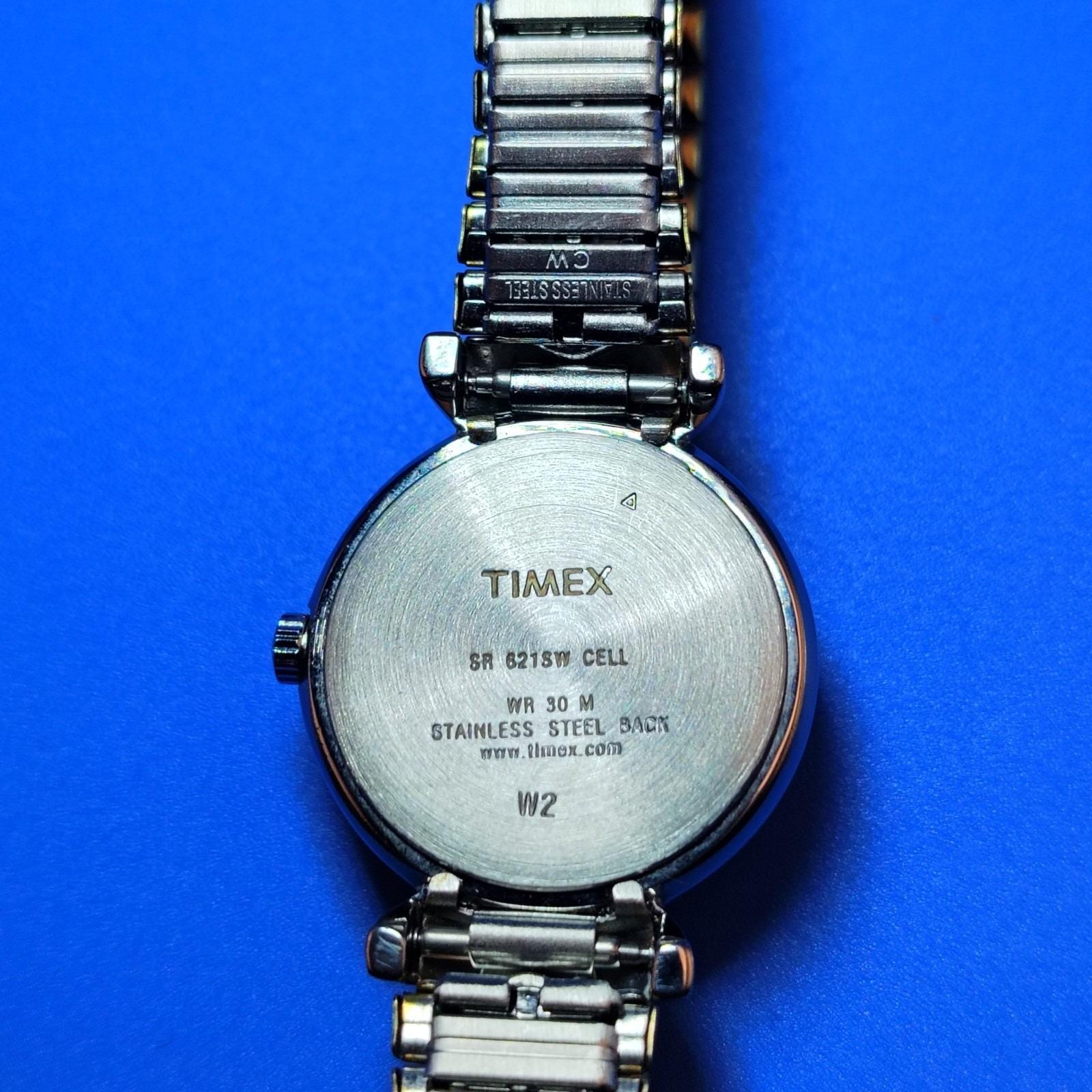 Vintage 2006 Timex Elegant 25mm Women display picture 2