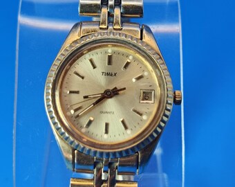Vintage 2007 Timex 27mm Two Tone Women display picture 3