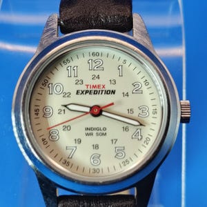 Vintage 2001 Timex Indiglo Presidential Date 25mm Women display picture 1