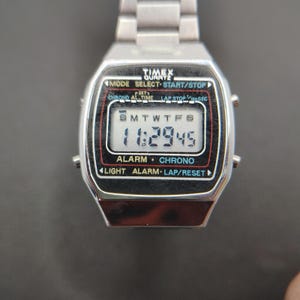 Vintage 1987 Timex 30mm Women&#39;s Quartz Watch Stainless Steel Fully Restored
