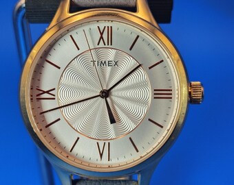 Vintage 2002 Timex Indiglo Real Mother of Pearl Dial 25mm  display picture 2