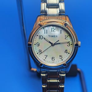 2017 Timex Easy Reader Genuine Mother of Pearl 27mm Women\'s Quartz Dress Watch New 2017 Timex Easy Reader 25mm Women main image 3