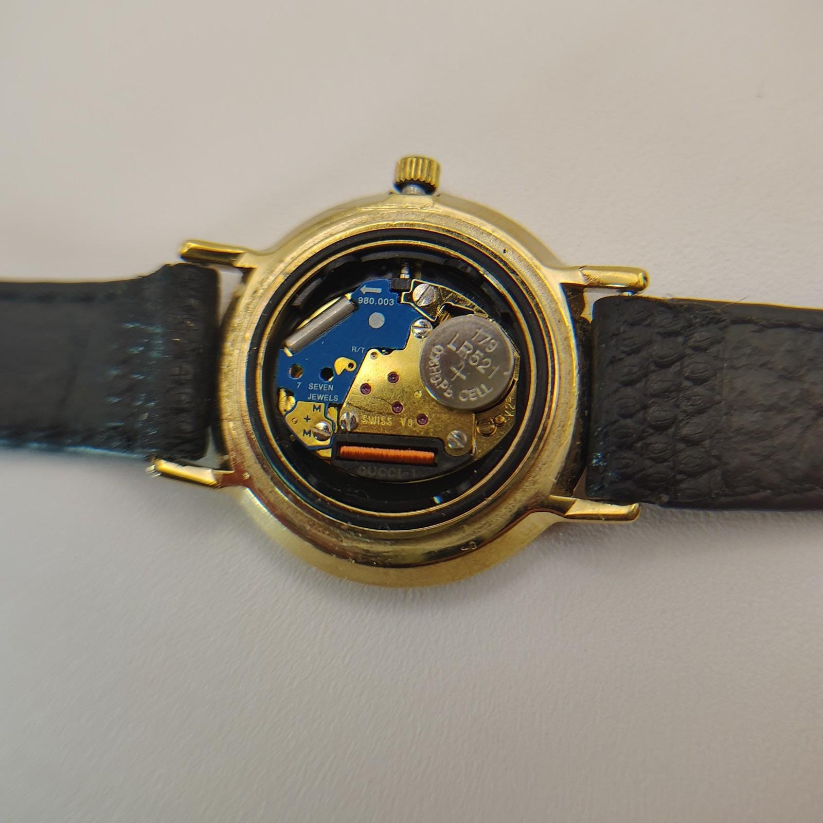 Vintage 1992 Authentic GUCCI 3001L SWISS Women display picture 2