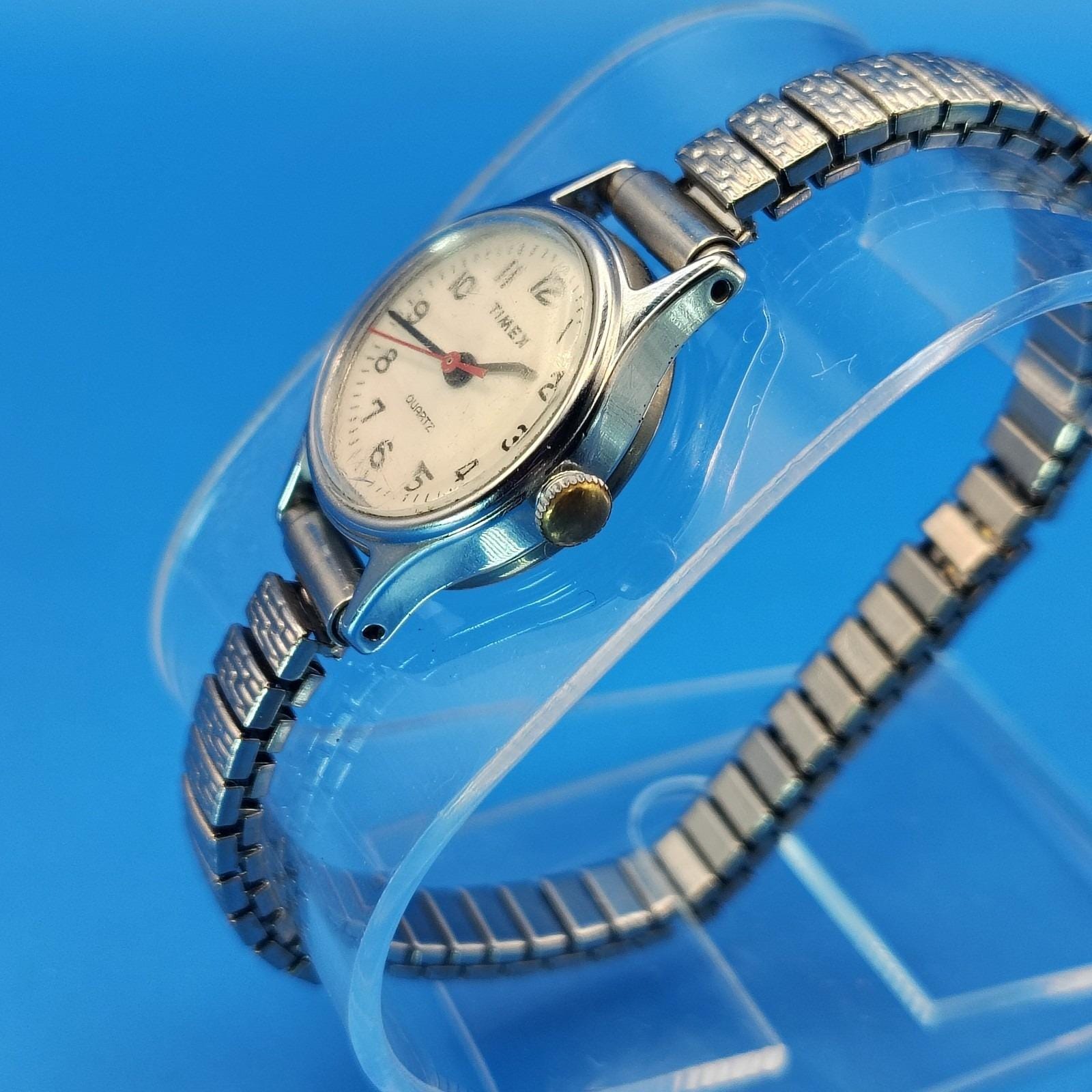 Vintage 1995 Timex 20mm Women display picture 1