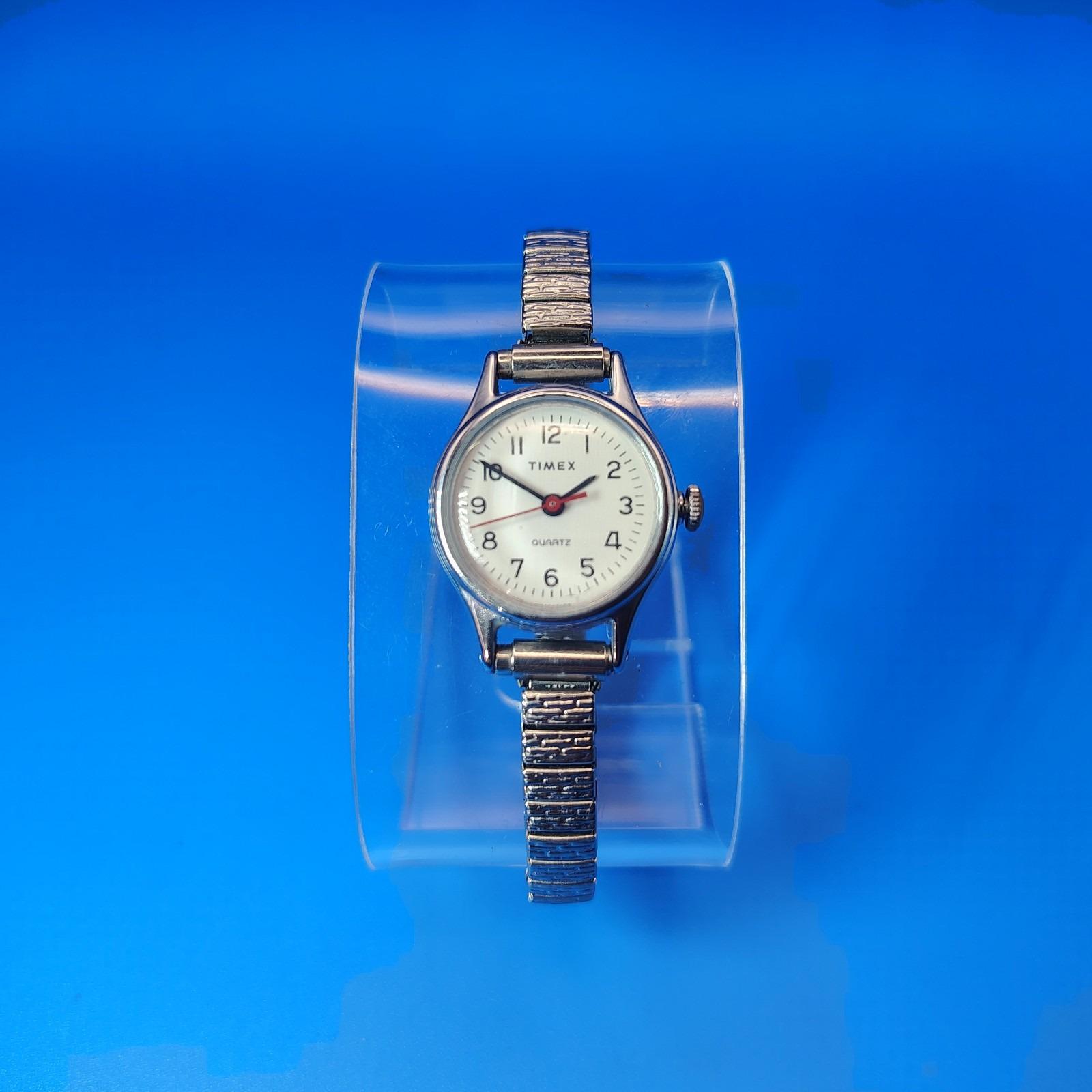 Vintage 1991 Timex 20mm Women display picture 3