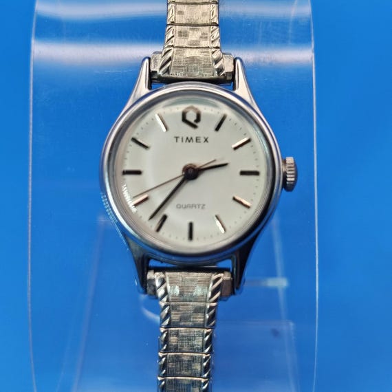 Vintage 1993 Timex 20mm Stainless Steel Women display picture 1