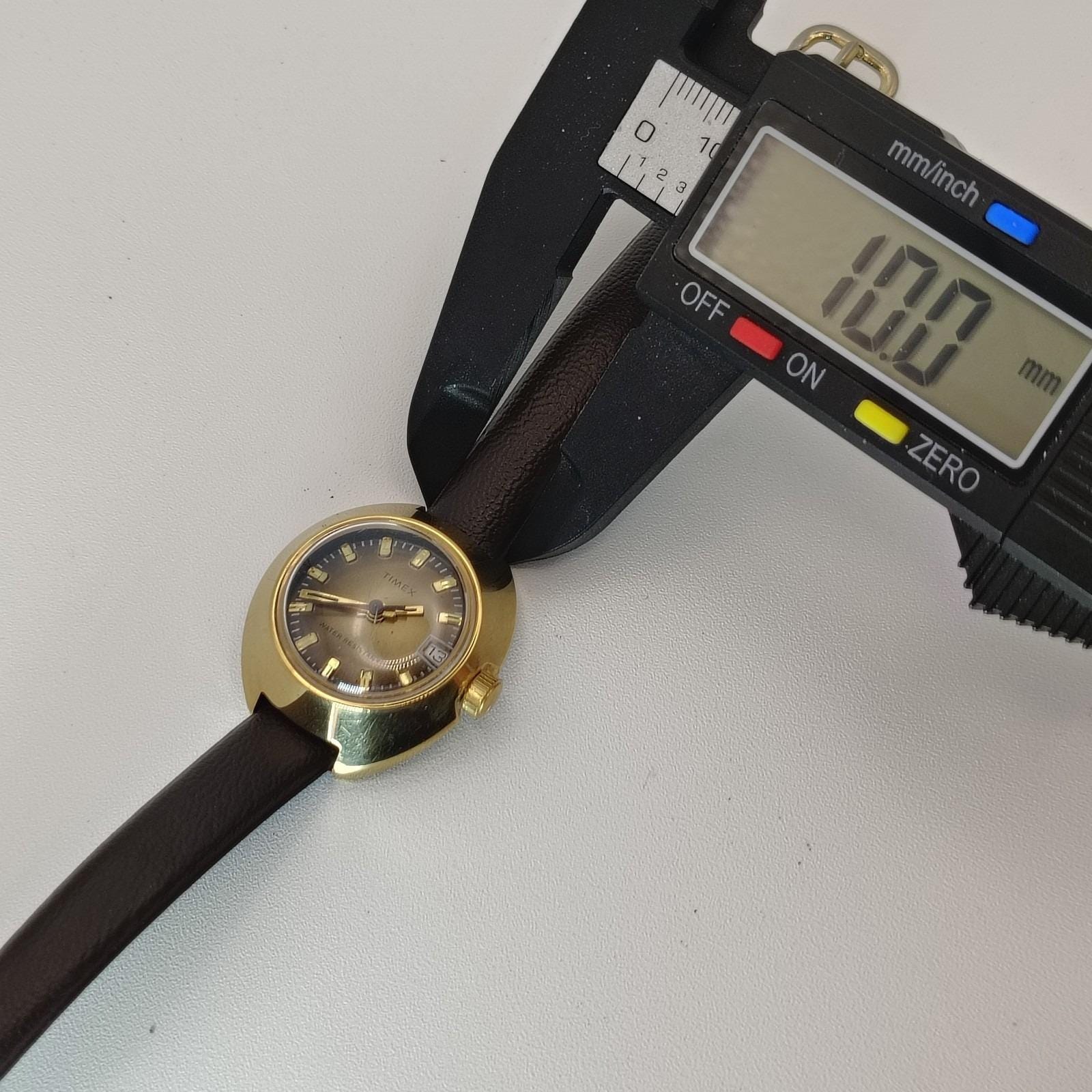 Vintage 1974 Timex Date Sunburst Mechanical Wind Women
