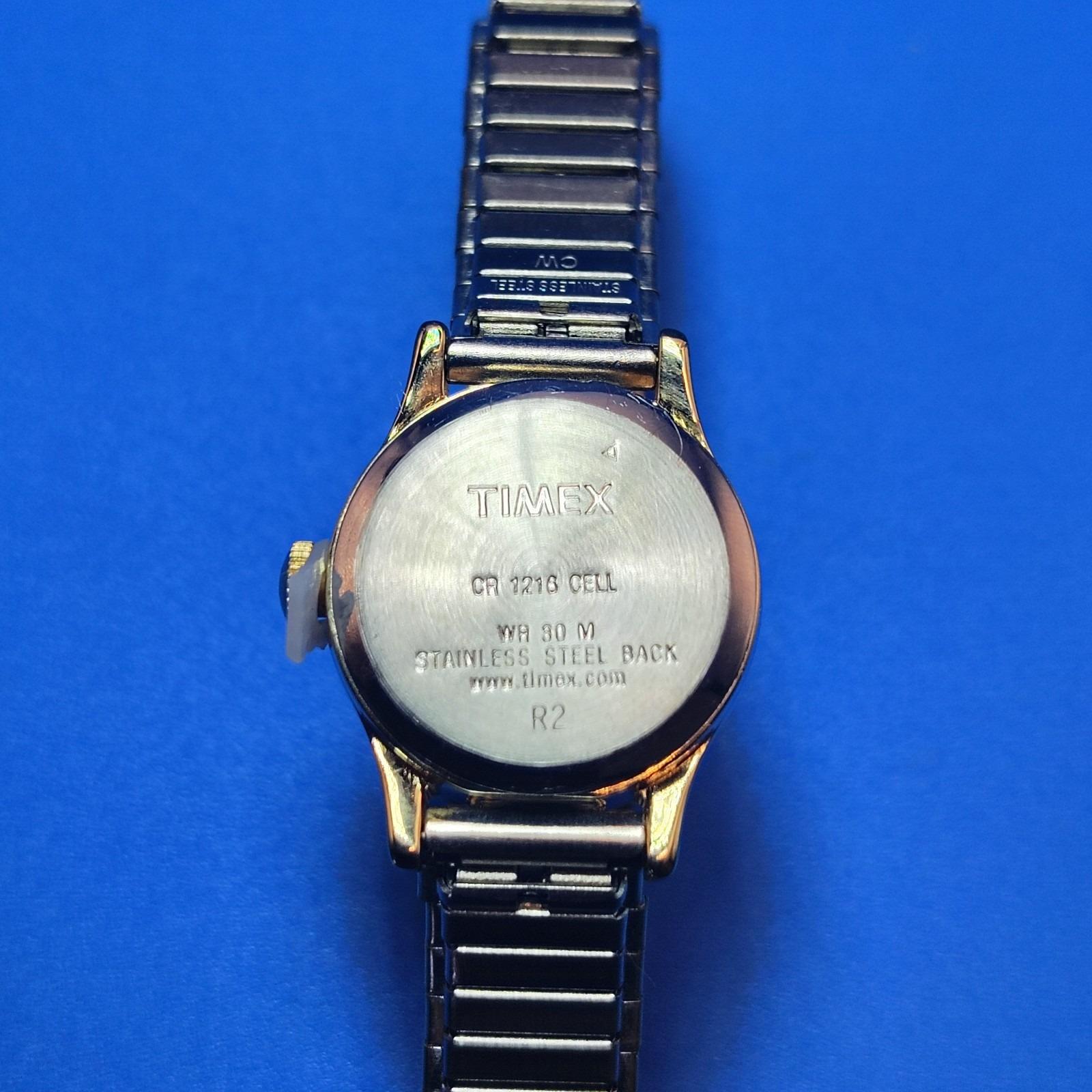 Vintage 2004 Timex 19mm Women display picture 1